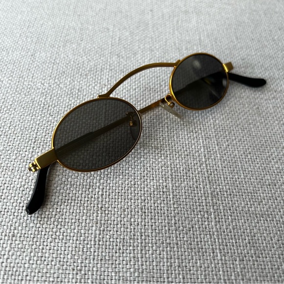 ROBERI & FRAUD Gold Doris 2.0 Sunglasses - Picture 5 of 15